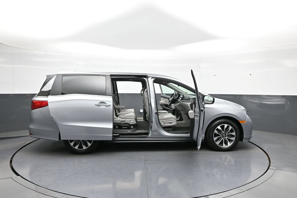Certified 2024 Honda Odyssey EX-L image 45