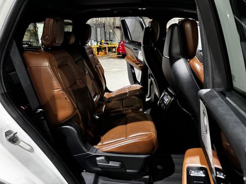 Used 2020 Lincoln Aviator Reserve w/ Equipment Group 201A image 22