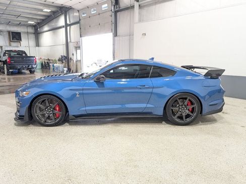 Used 2020 Ford Mustang Shelby GT500 w/ Carbon Fiber Track Pack RWD image 7