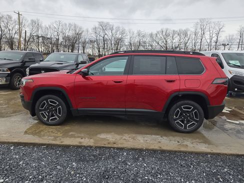 New 2026 Jeep Cherokee Laredo image 6