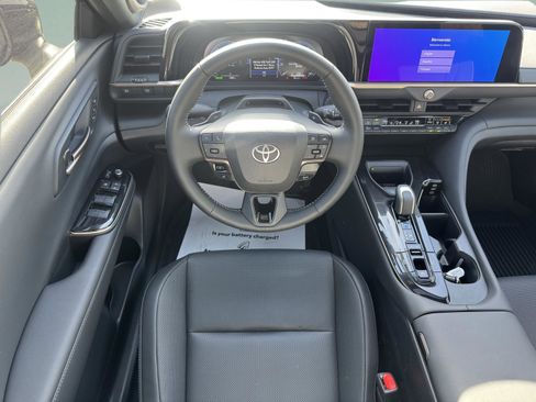 Used 2026 Toyota Crown Platinum image 16