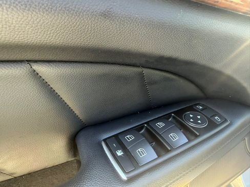 Used 2012 Mercedes-Benz CLS 550 4MATIC image 32