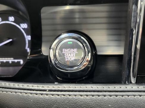 Used 2021 Lincoln Corsair AWD w/ Premium Package image 9