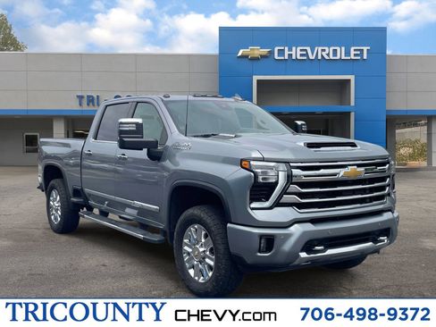 Used 2024 Chevrolet Silverado 2500 High Country w/ Technology Package AWD/4WD image 1