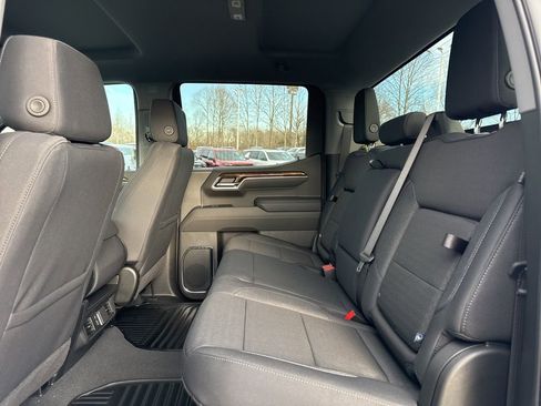 Used 2025 GMC Sierra 1500 Elevation image 11