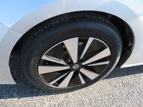 Used 2020 Nissan Altima 2.5 SL FWD image 8