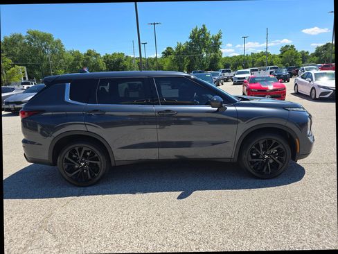 Used 2024 Mitsubishi Outlander Ralliart AWD/4WD image 5