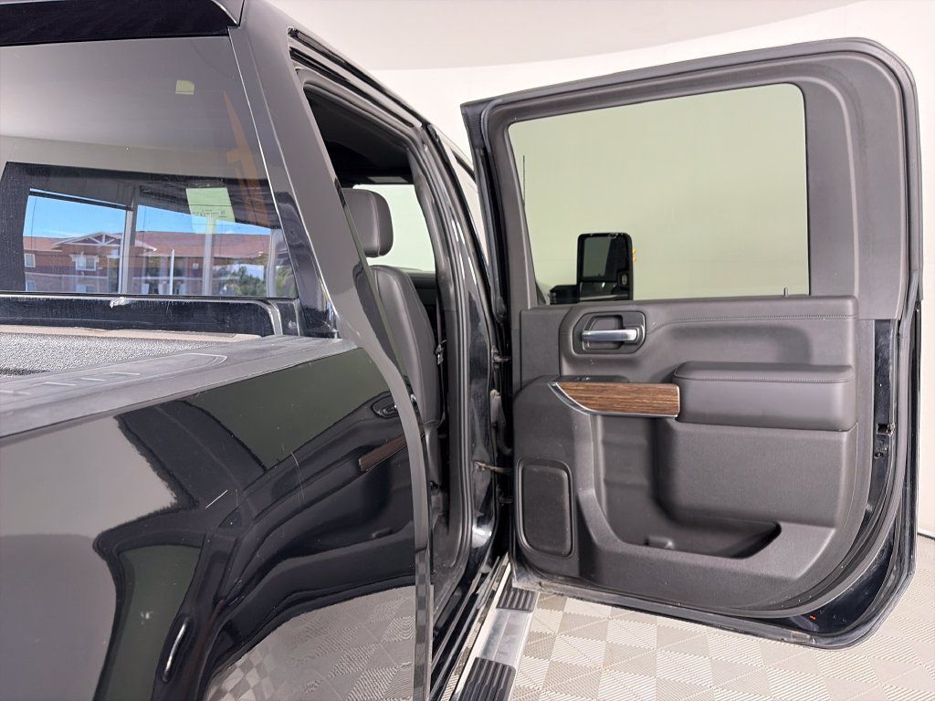 Used 2022 Chevrolet Silverado 3500 High Country AWD/4WD image 28