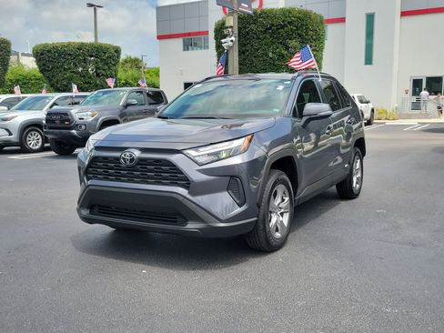 Used 2025 Toyota RAV4 LE AWD/4WD image 5