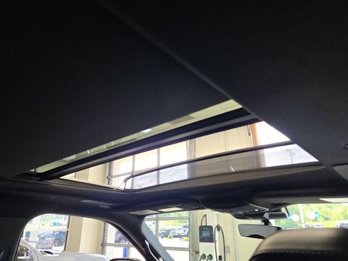 Used 2024 Lincoln Navigator L Reserve w/ Equipment Group 201A image 11