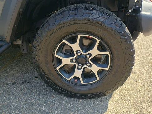 Used 2022 Jeep Wrangler Unlimited Rubicon w/ Cold Weather Group AWD/4WD image 10