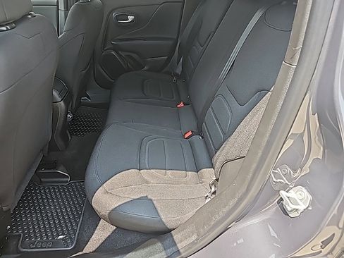 Certified 2022 Jeep Renegade Latitude image 16