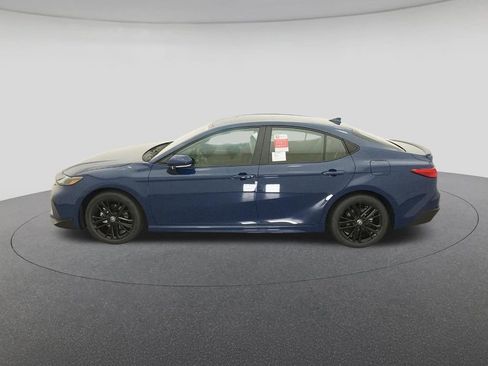 New 2026 Toyota Camry SE image 3