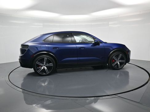 New 2026 Porsche Macan Turbo Electric image 31