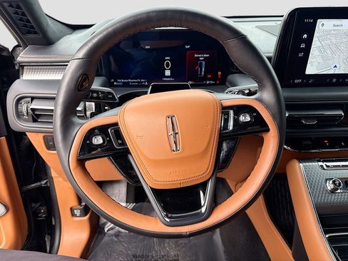 Used 2025 Lincoln Aviator Black Label w/ Jet Appearance Package image 11