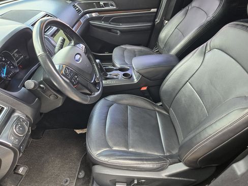 Certified 2018 Ford Explorer Limited w/ Equipment Group 301A image 9