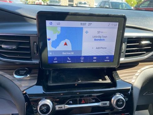 Used 2022 Ford Explorer Limited w/ Class IV Trailer Tow Package AWD/4WD image 23