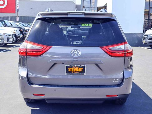 Used 2020 Toyota Sienna XLE w/ XLE Navigation Package AWD/4WD image 22