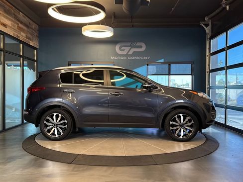 Used 2019 Kia Sportage EX AWD/4WD image 2