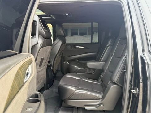 Used 2018 Cadillac Escalade ESV Platinum image 29