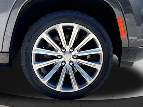 Used 2022 Jeep Grand Wagoneer Series II AWD/4WD image 36