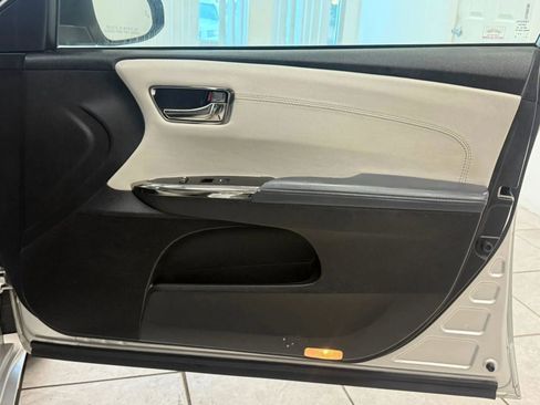 Used 2013 Toyota Avalon XLE Touring FWD image 23