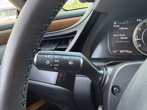 Used 2025 Lexus ES 350 w/ Premium Package FWD image 19