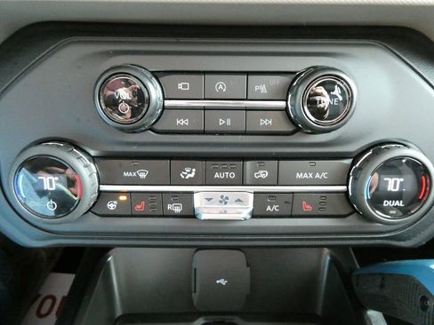 Used 2024 Ford Bronco Wildtrak image 24