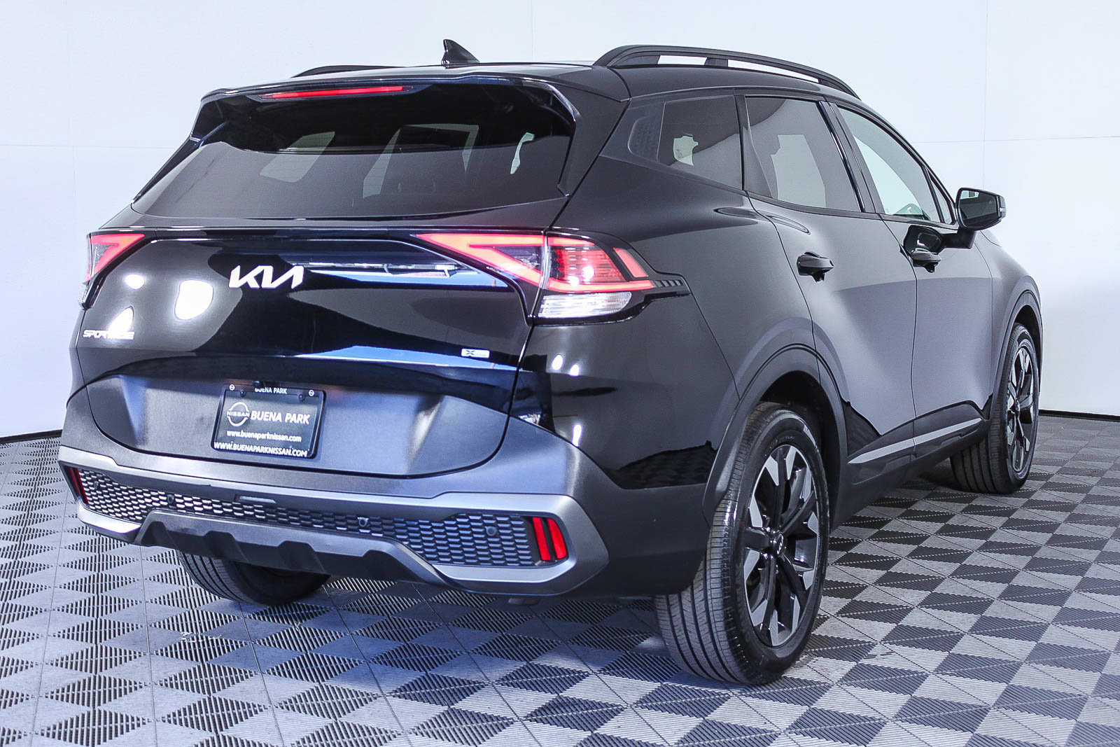 Used 2023 Kia Sportage X-Line w/ X-Line Premium Package AWD/4WD image 8