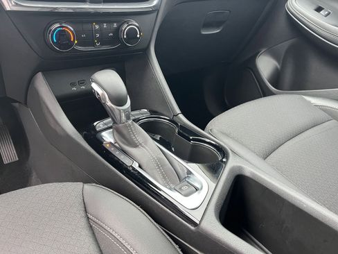 Used 2025 Buick Encore GX Preferred image 40