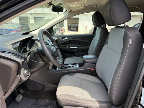 Used 2017 Ford Escape SE AWD/4WD image 2