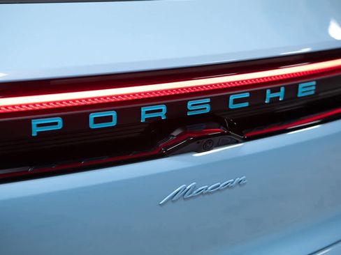 New 2026 Porsche Macan Electric RWD image 19