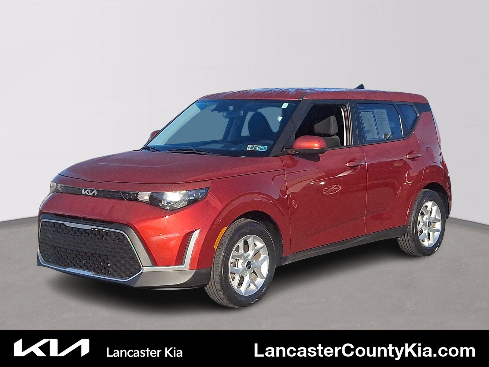 Used 2023 Kia Soul LX w/ LX Technology Package FWD image 1