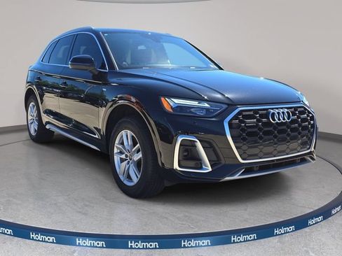 Used 2023 Audi Q5 2.0T Premium w/ Convenience Package AWD/4WD image 4