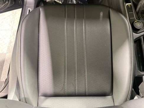 Used 2024 Volkswagen Tiguan SE R-Line image 21