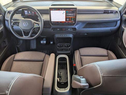 Used 2025 Volkswagen ID. Buzz Pro S Plus RWD image 26
