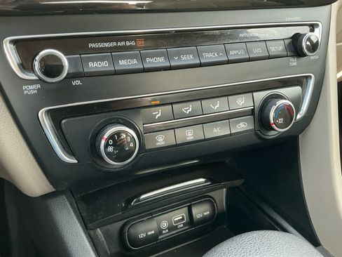 Used 2018 Kia Optima LX image 30