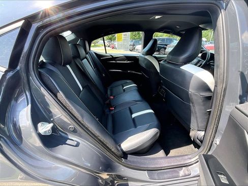 Used 2025 Toyota Camry SE FWD image 16