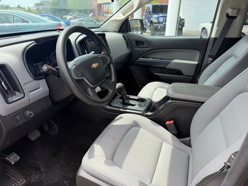 Used 2017 Chevrolet Colorado W/T w/ WT Convenience Package RWD image 2