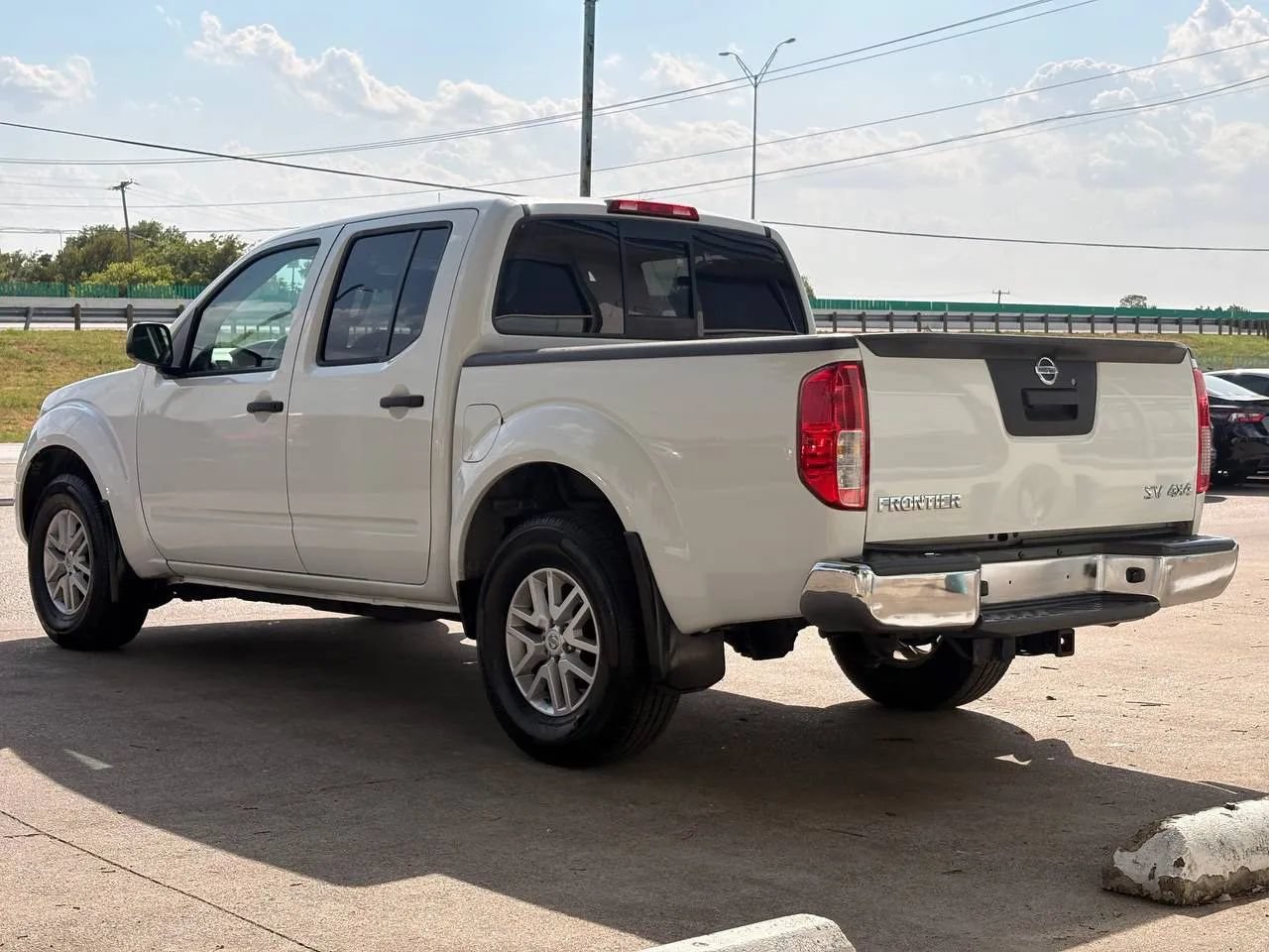 Used 2018 Nissan Frontier SV AWD/4WD image 5