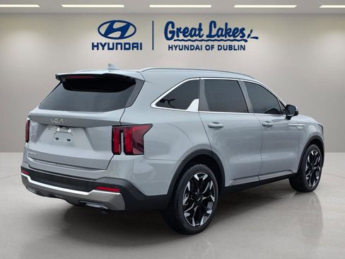 Used 2025 Kia Sorento EX w/ Panoramic Sunroof Package FWD image 5