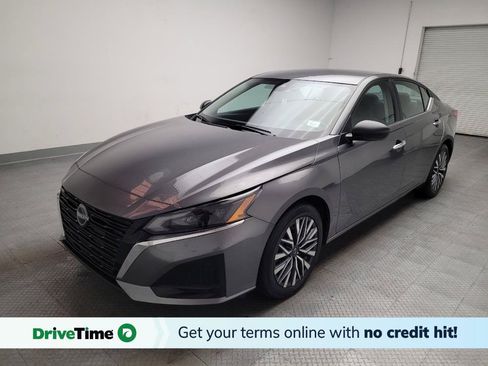 Used 2025 Nissan Altima 2.5 SV FWD image 1