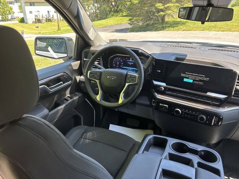 New 2026 Chevrolet Silverado 1500 RST w/ Z71 Off-Road Package AWD/4WD image 19
