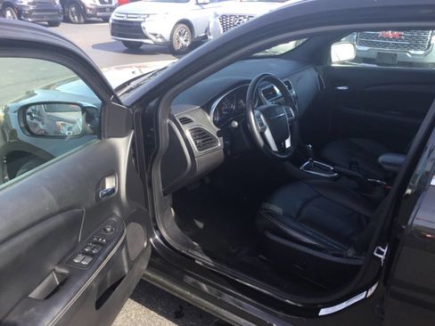 Used 2012 Chrysler 200 Limited FWD image 9