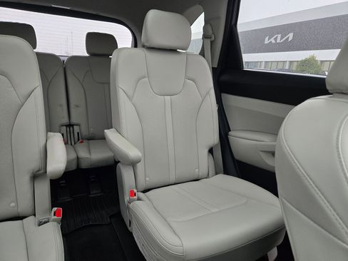 Certified 2023 Kia Sorento EX w/ Panoramic Sunroof Package image 14