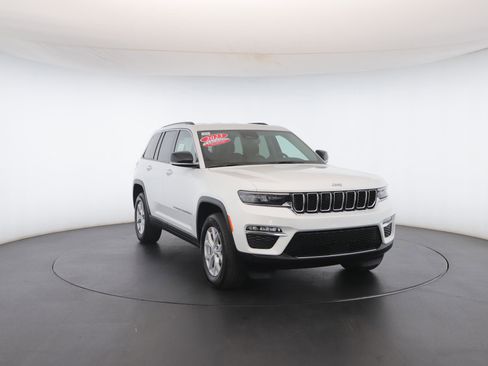 Used 2023 Jeep Grand Cherokee Limited image 33