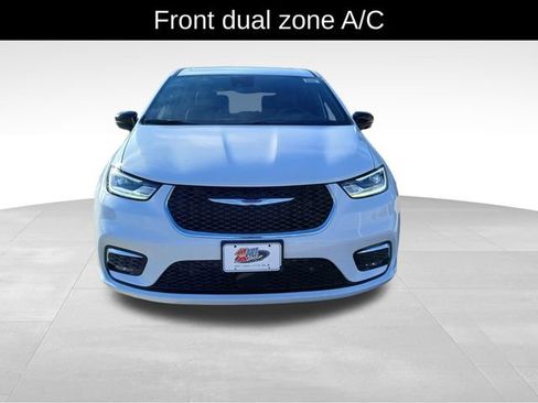 New 2026 Chrysler Pacifica Select image 10