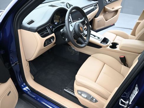 New 2026 Porsche Macan image 20
