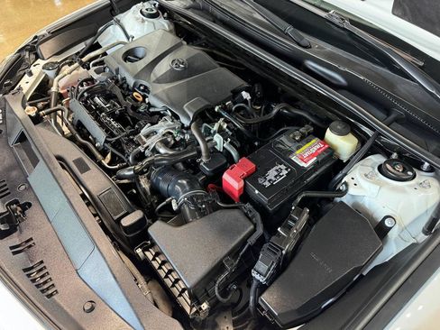 Used 2018 Toyota Camry LE FWD image 36
