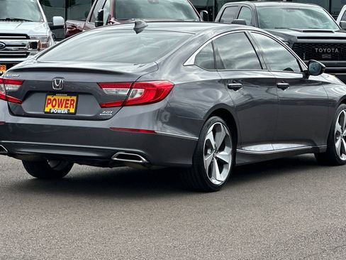 Used 2018 Honda Accord Touring image 4